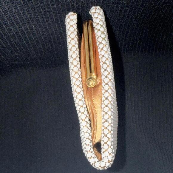 Vintage Whiting & Davis White Old Money Wedding Classy Metal Mesh Wallet Clutch - Picture 3 of 15